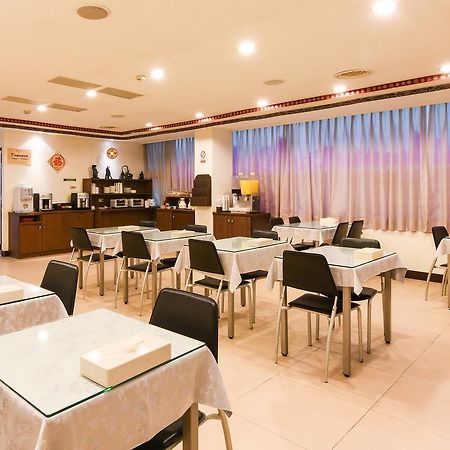 Hwu Meei Motel Tainan Buitenkant foto