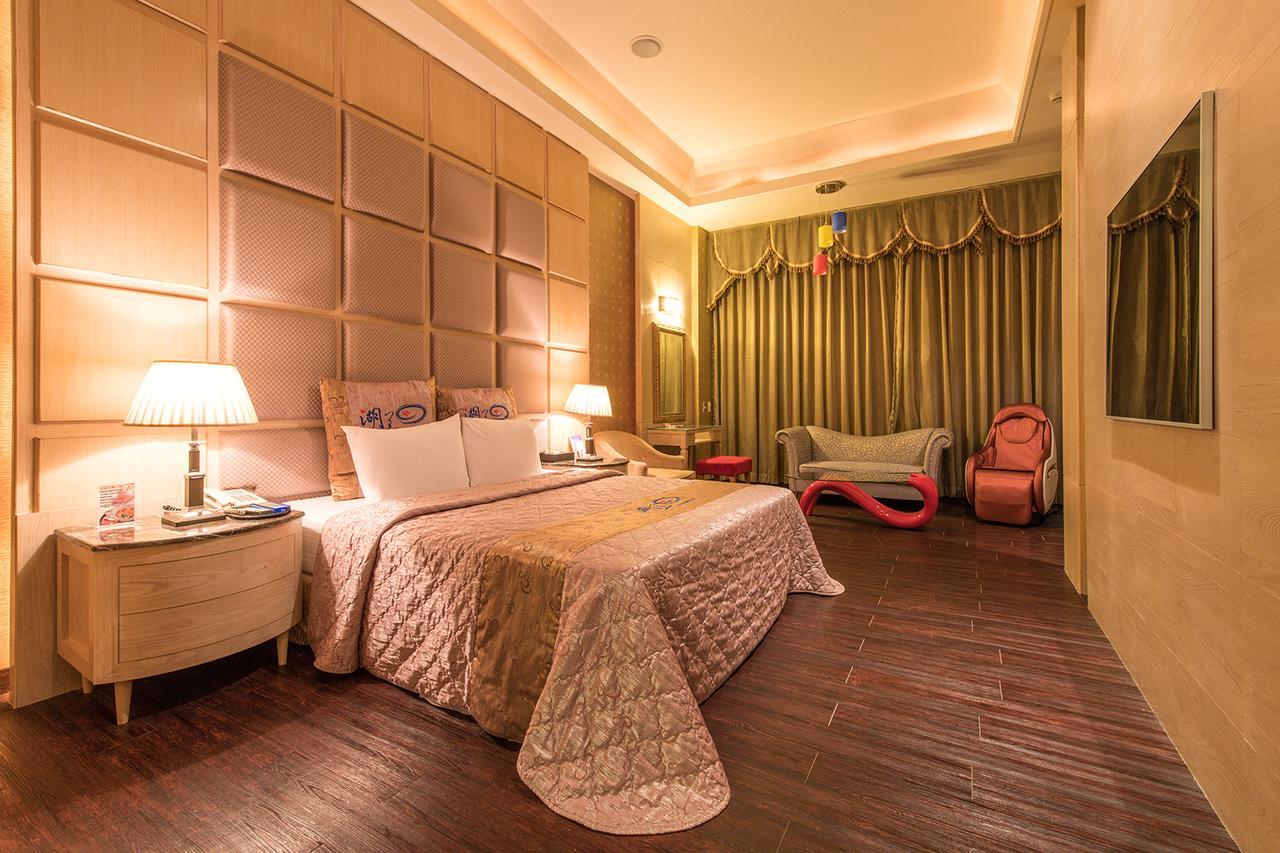 Hwu Meei Motel Tainan Buitenkant foto