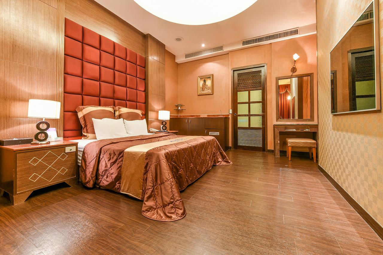 Hwu Meei Motel Tainan Buitenkant foto