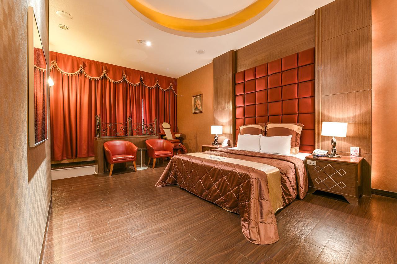 Hwu Meei Motel Tainan Buitenkant foto