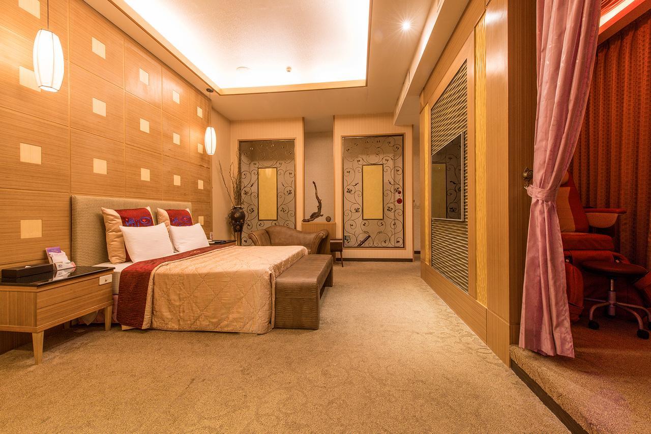 Hwu Meei Motel Tainan Buitenkant foto