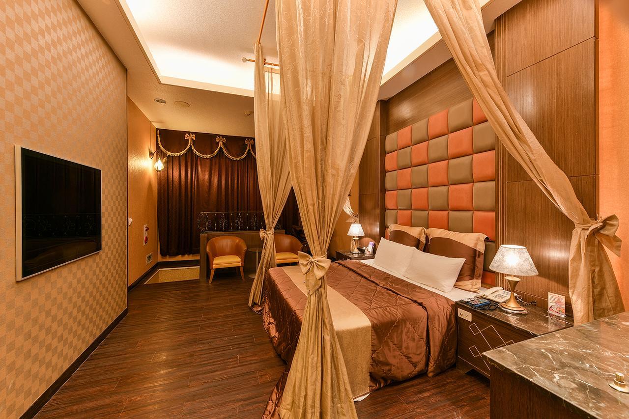 Hwu Meei Motel Tainan Buitenkant foto