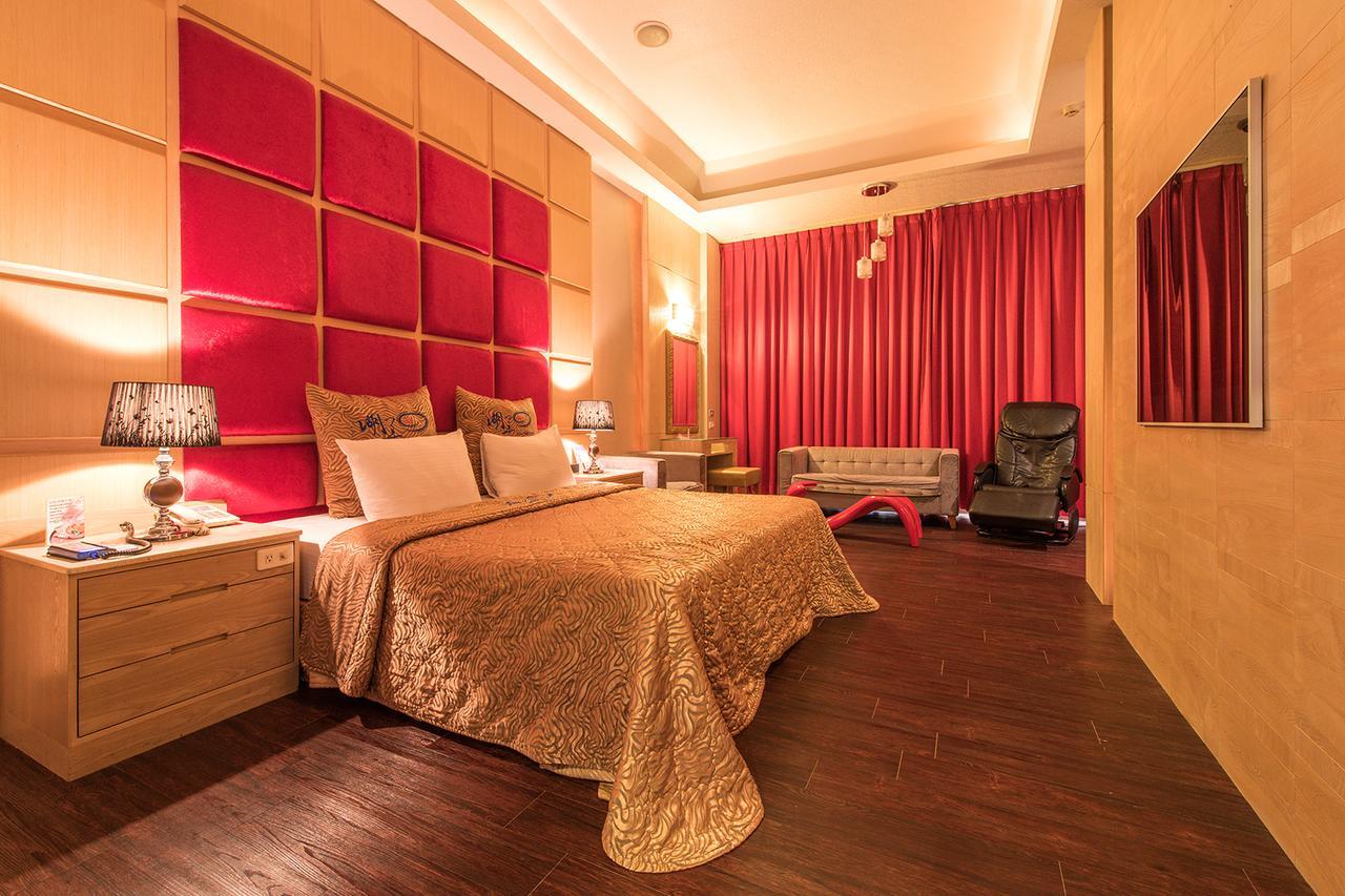 Hwu Meei Motel Tainan Buitenkant foto