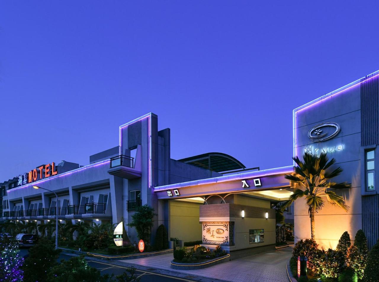 Hwu Meei Motel Tainan Buitenkant foto